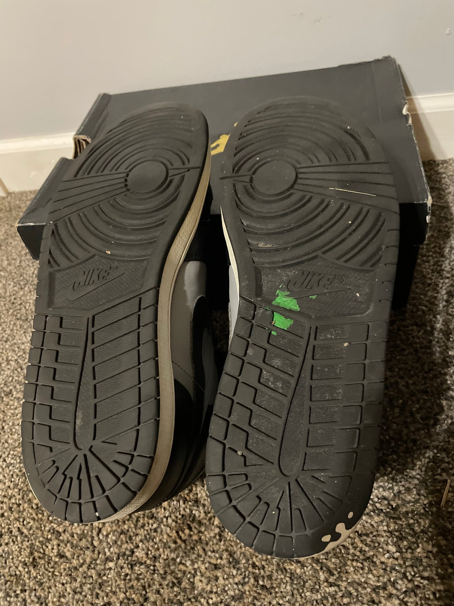 Used Jordan 1 MID Shadow Red