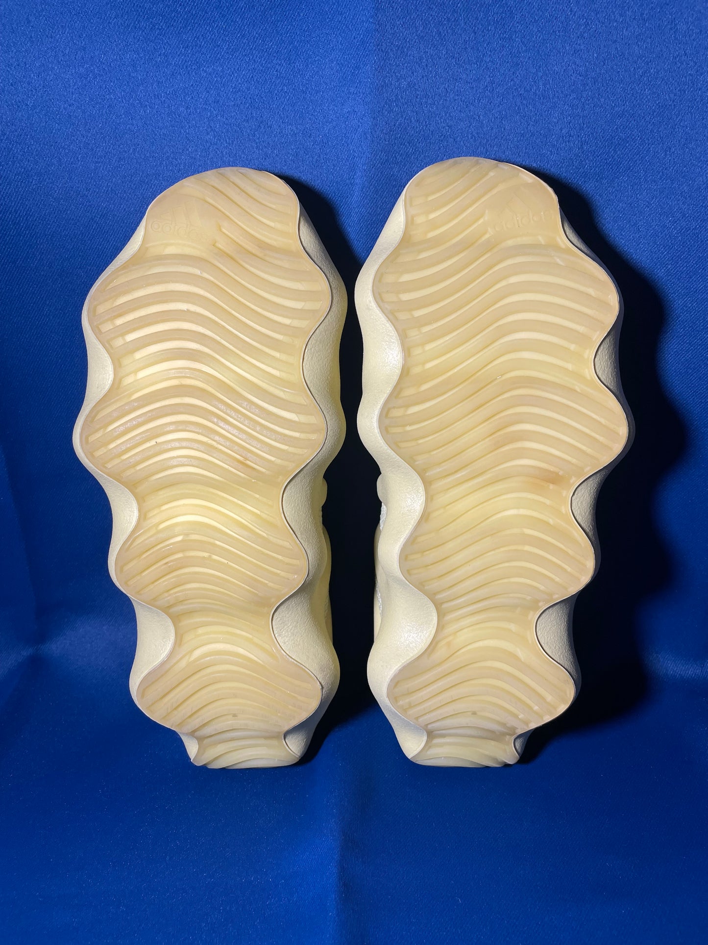 5M Yeezy 450 sulfur ( NO BOX! ) Best offer takes them!