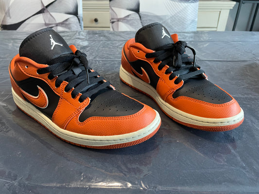9W Jordan 1 Low SE Sport Spice Women’s
(No Org Box!)