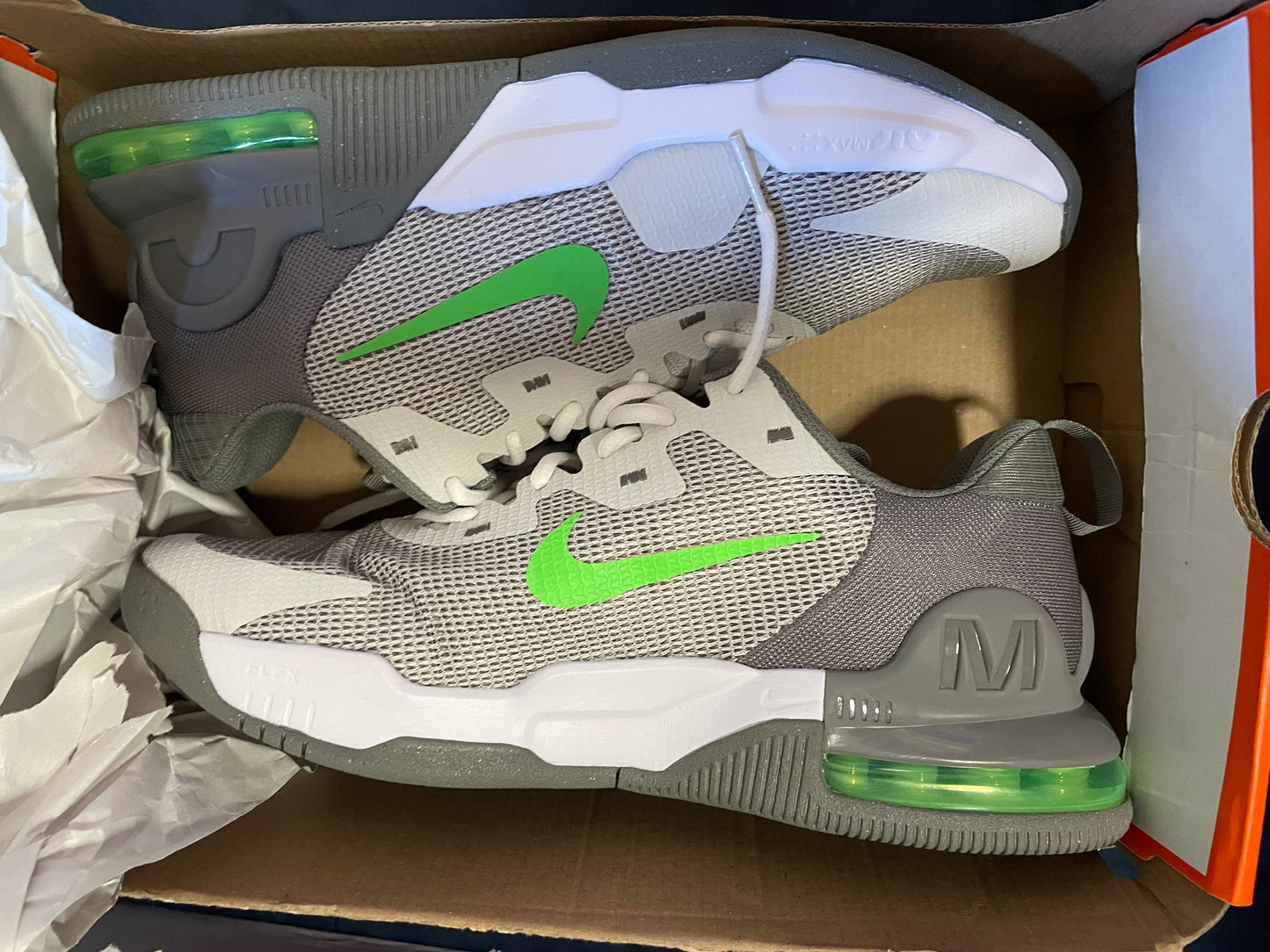 (NEW) 10M Org box No lid!! Nike air max alpha trainer 5 men's workout shoe in a grey and neon green colorway