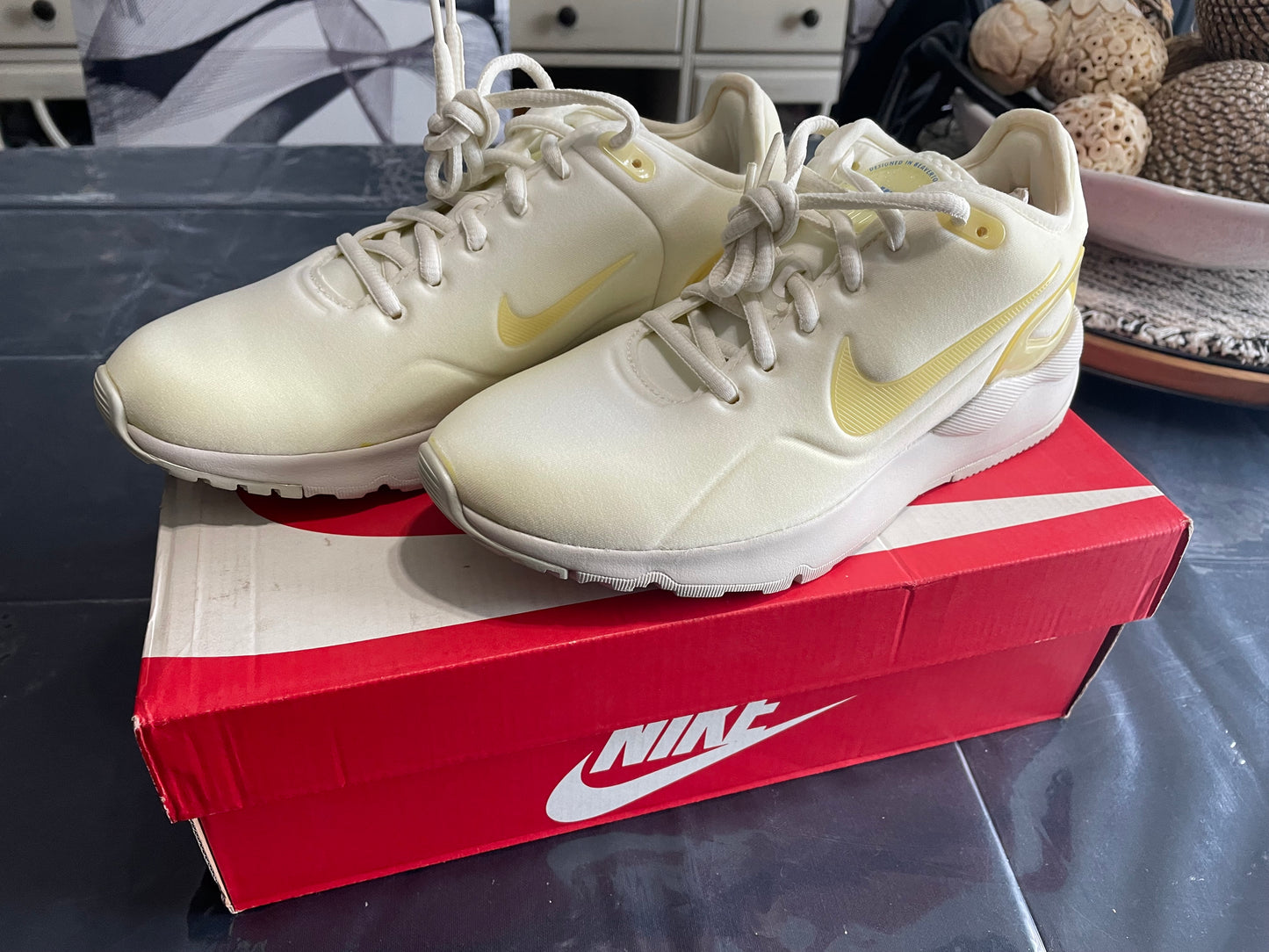 Size 7w Wmns Nike LD Runner Lw NEW WITH BOX!!