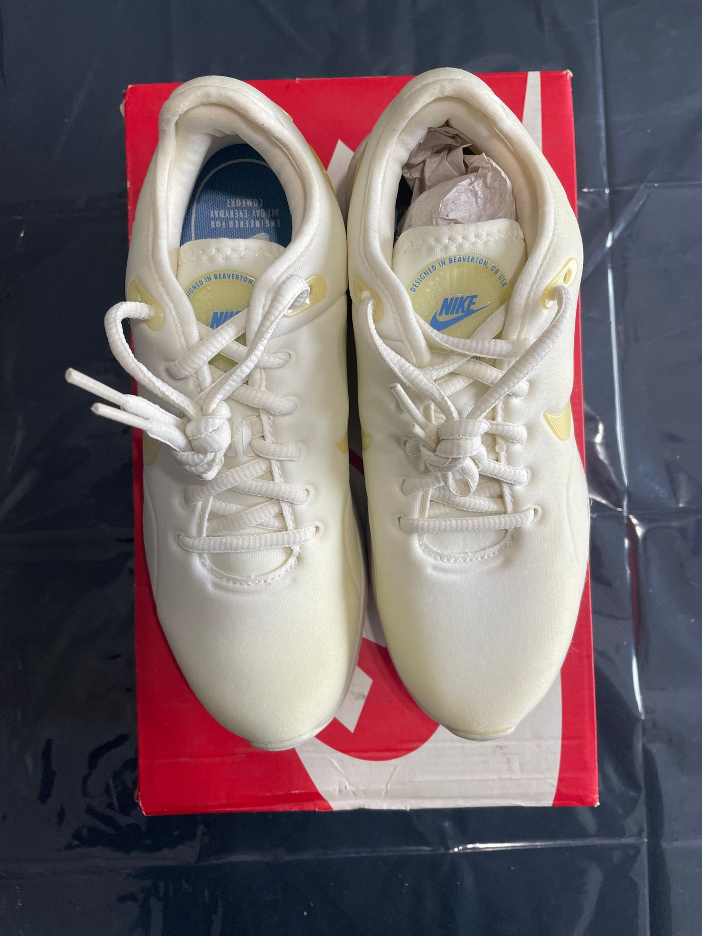 Size 7w Wmns Nike LD Runner Lw NEW WITH BOX!!