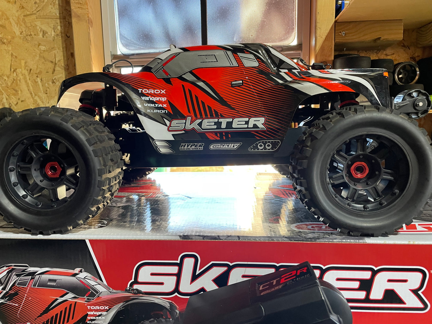 Sketer XP 1/10 4WD 4S Brushless RTR Monster Truck (4s Lipo battery included!)