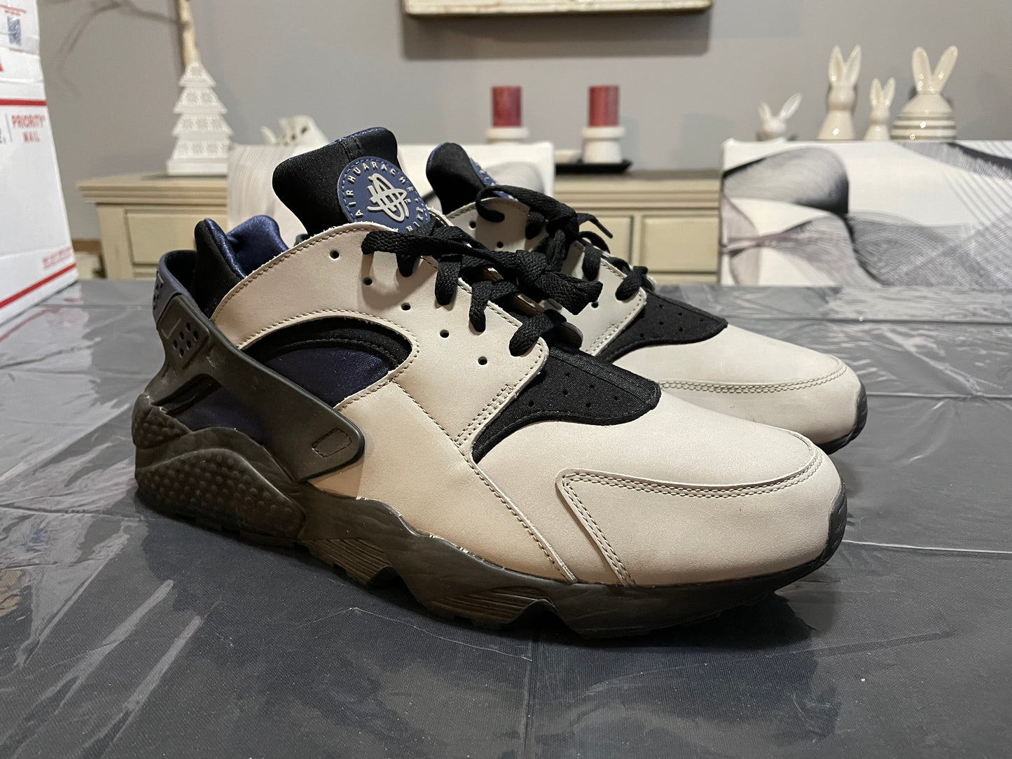 (New No Box) Nike Air huarache LE Size 14M