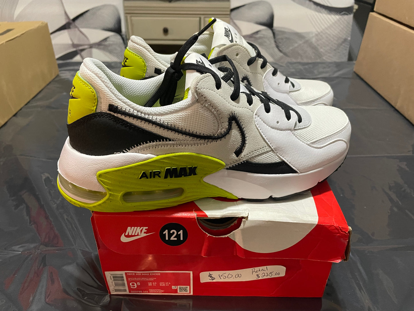 (NEW) Size 9.5M Nike Air Max Excee bright cactus