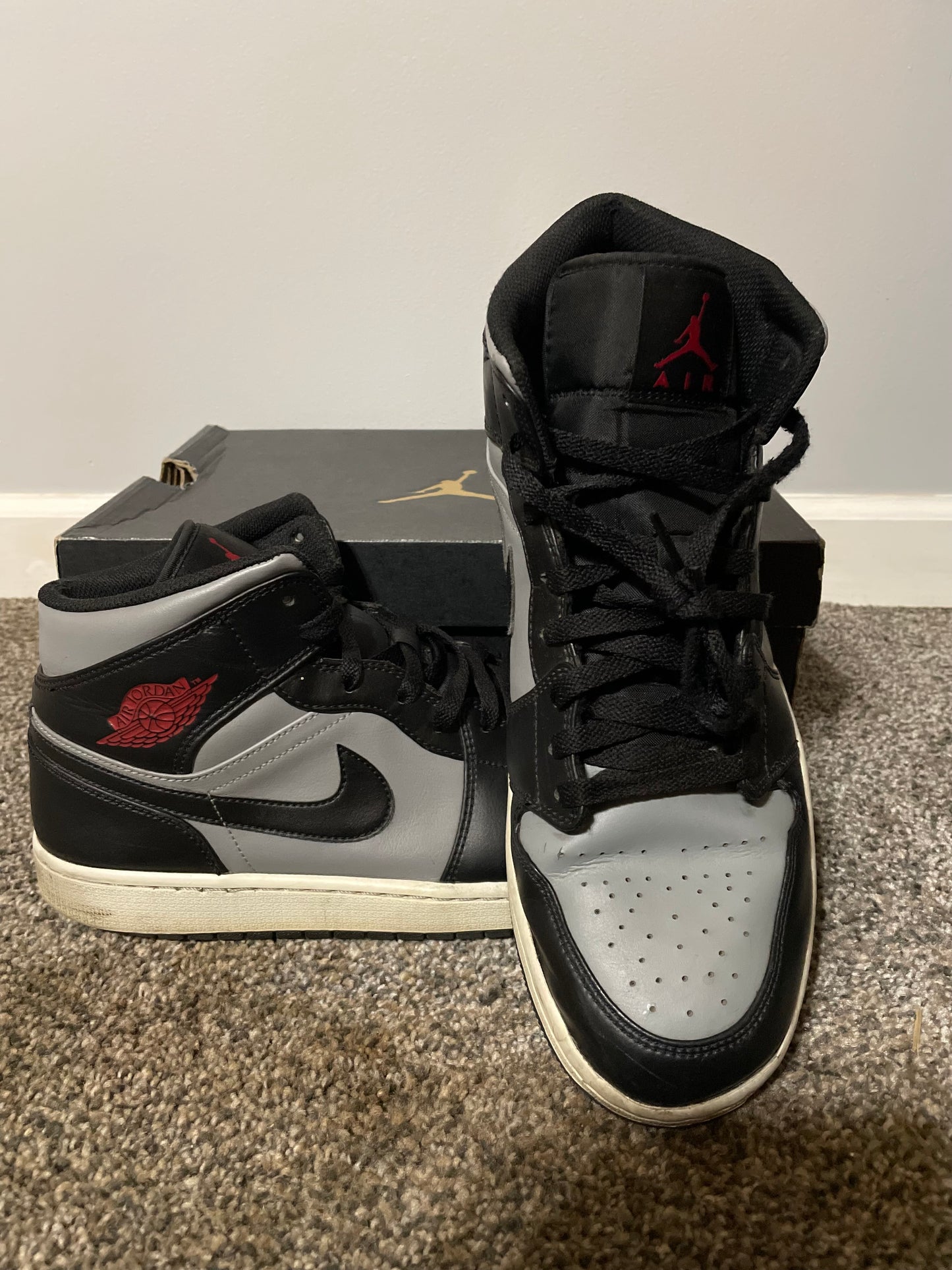 Used Jordan 1 MID Shadow Red
