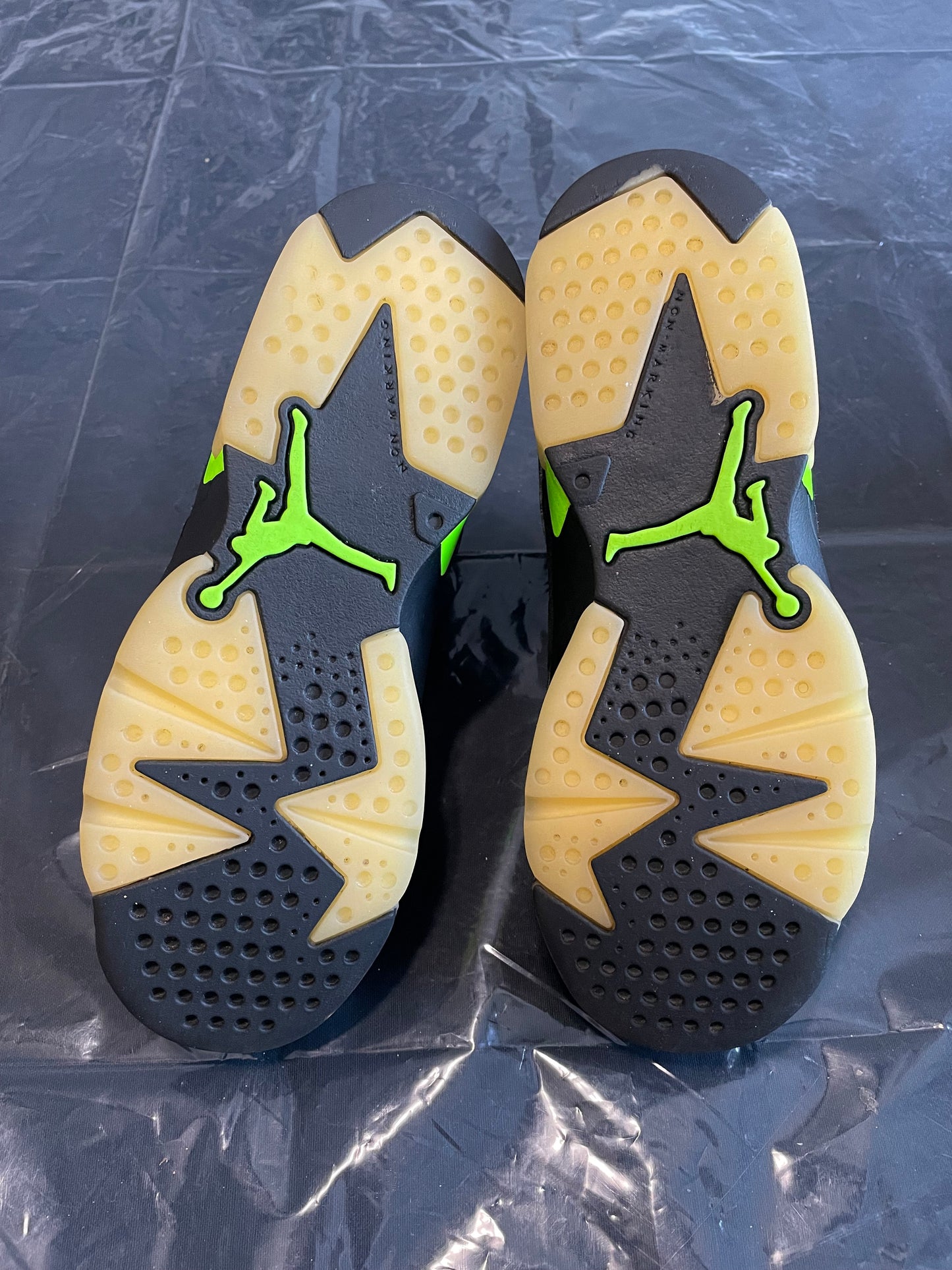 6Y (Youth) Jordan 6 retro Electric Green(gs) (No Box!)