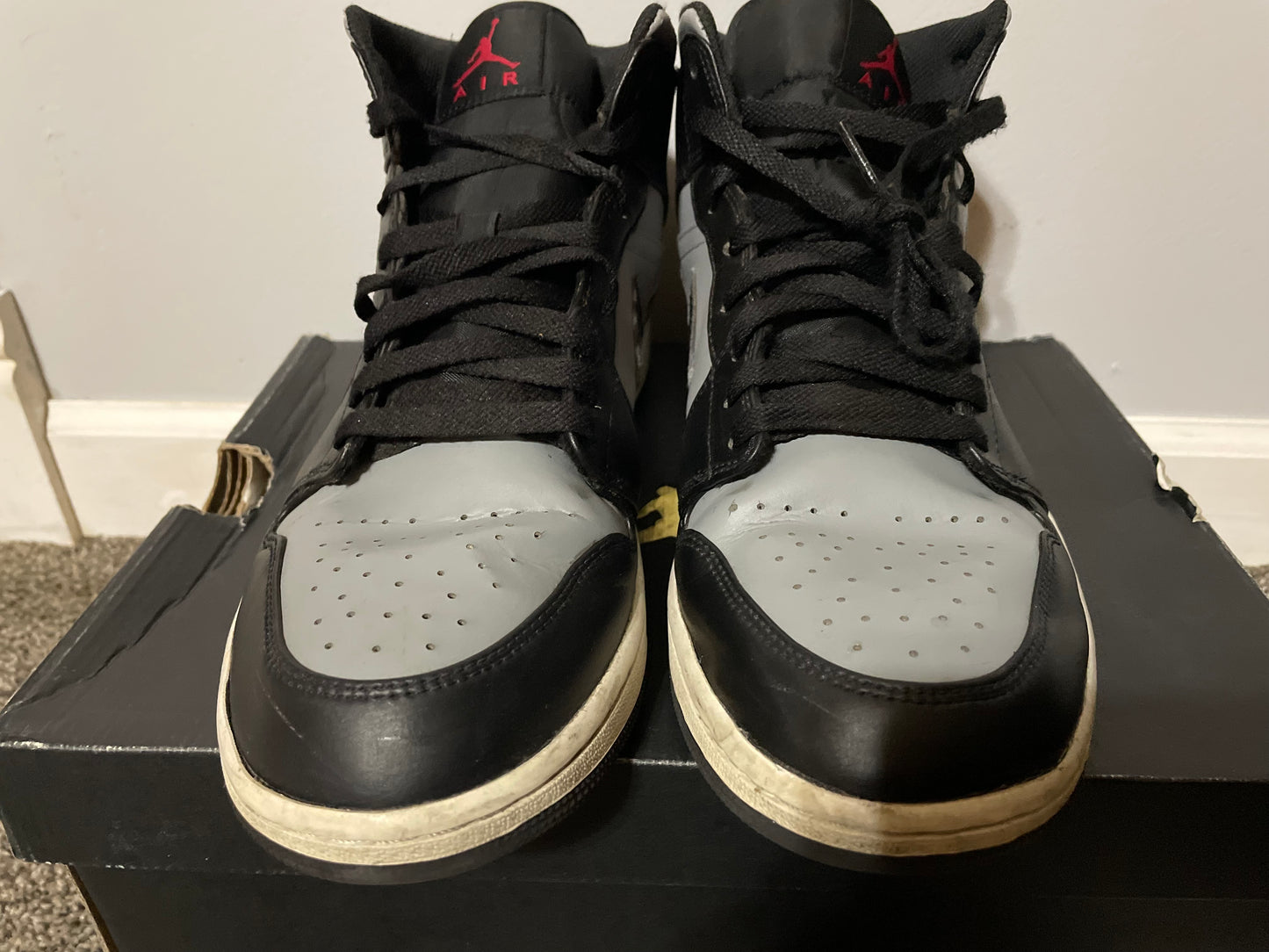 Used Jordan 1 MID Shadow Red